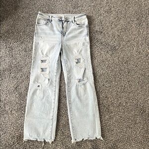 Light Wash Straight Leg Women’s Jeans with Distressed Knees